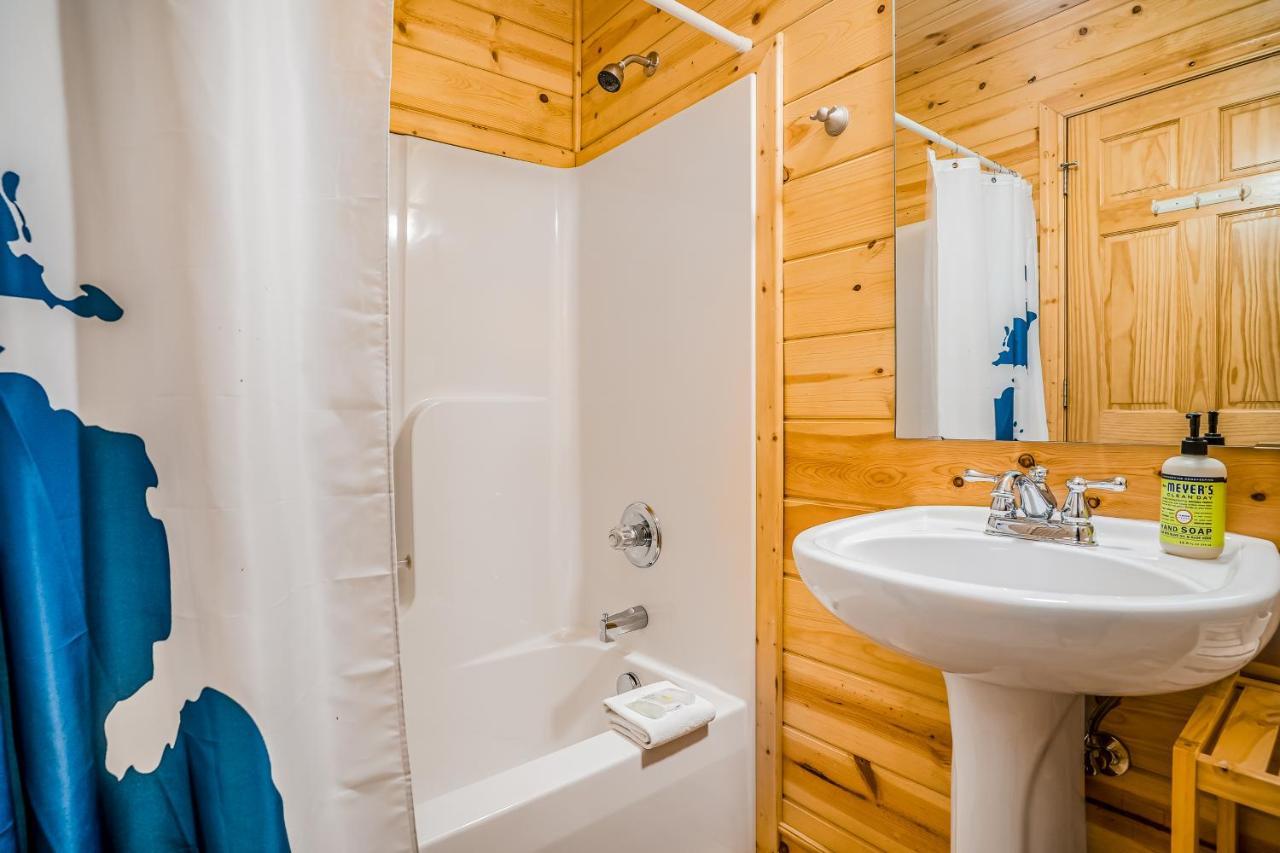 Kingfisher Cove Cabin 19 Saugatuck Exterior foto